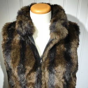 Coaco faux fur reversible vest size medium black